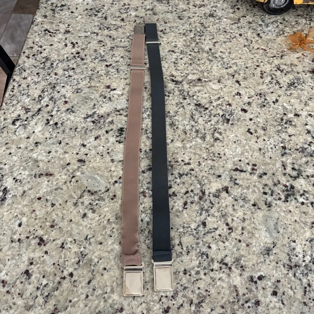 Boy adjustable belt bundle of 2 magnetic clasp 1 dark gray GUC 1 tan has issue